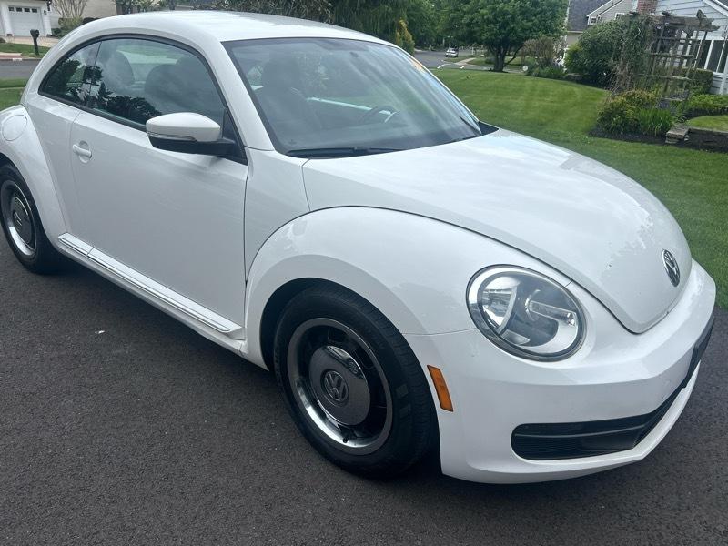 Volkswagen Beetle  2012