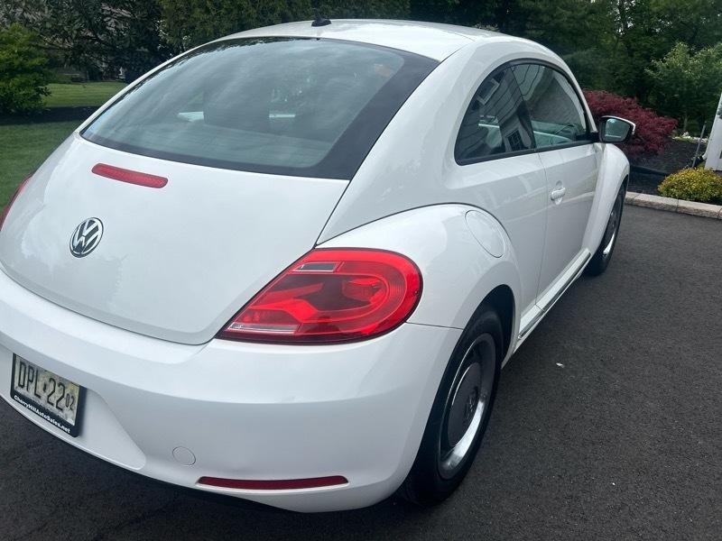 Volkswagen Beetle  2012