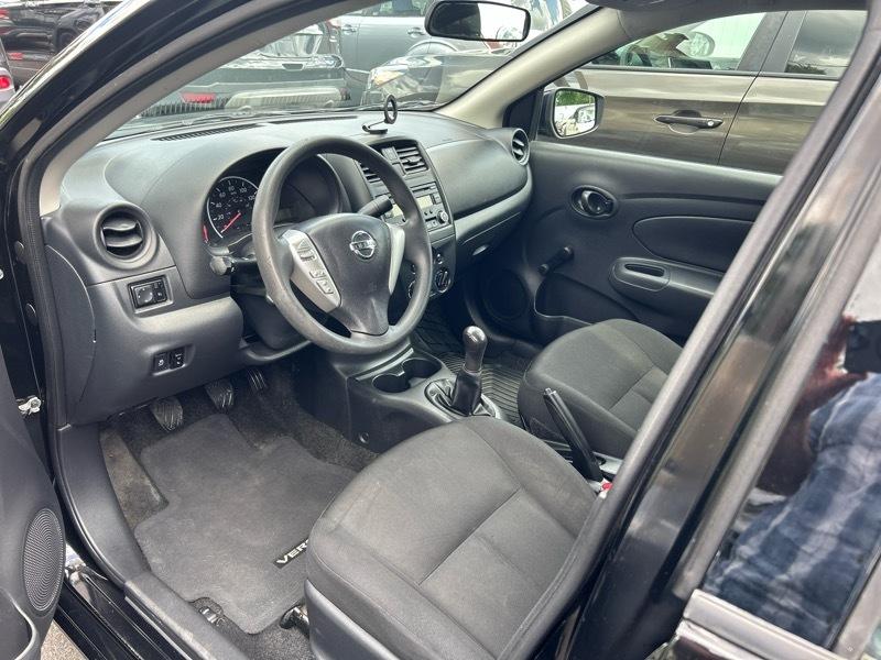 Nissan Versa 1.6 S 5M 2016
