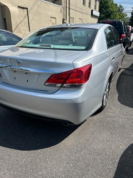 Toyota Avalon Base 2011