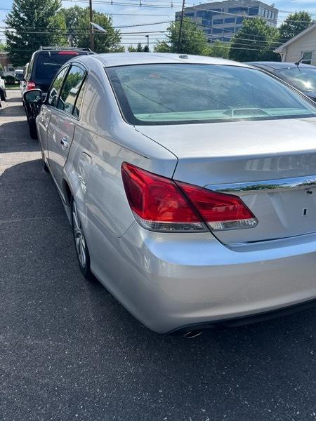 Toyota Avalon Base 2011