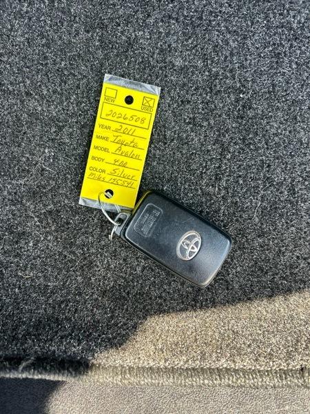 Toyota Avalon Base 2011