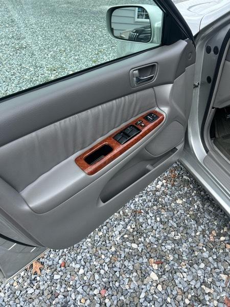 Toyota Camry XLE 4D Sedan V6 2003