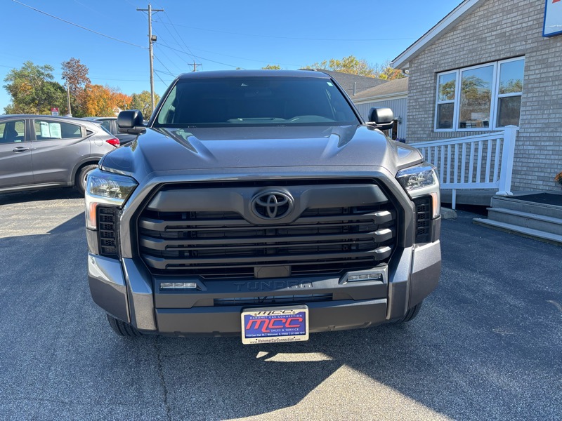 Toyota Tundra SR5 CrewMax 4WD 2025