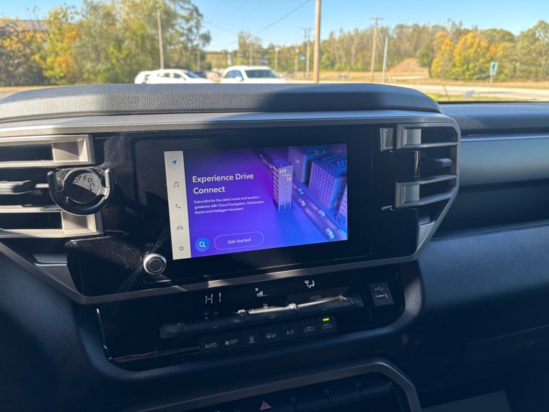 Toyota Tundra SR5 CrewMax 4WD 2025