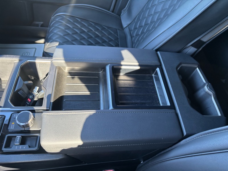 Toyota Tundra SR5 CrewMax 4WD 2025