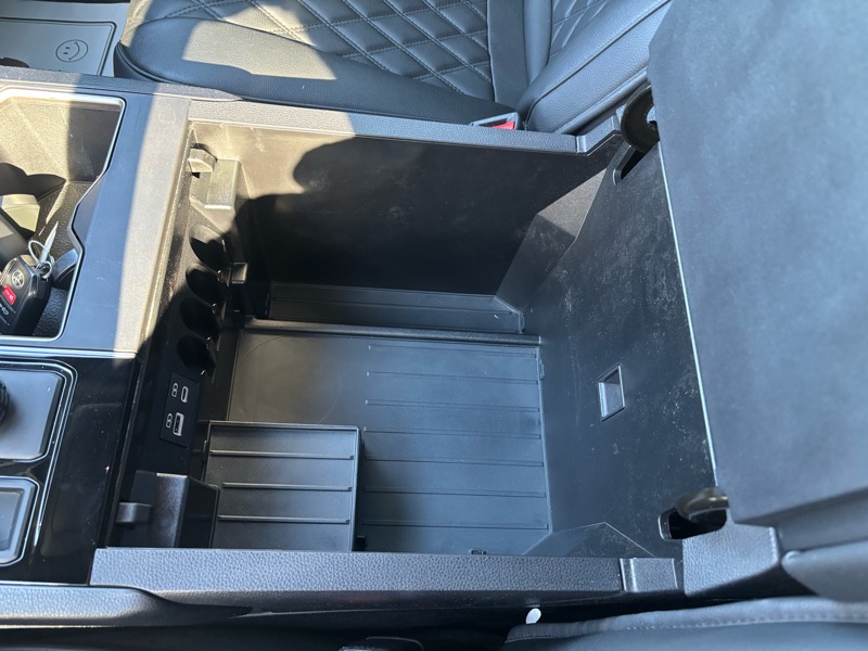 Toyota Tundra SR5 CrewMax 4WD 2025