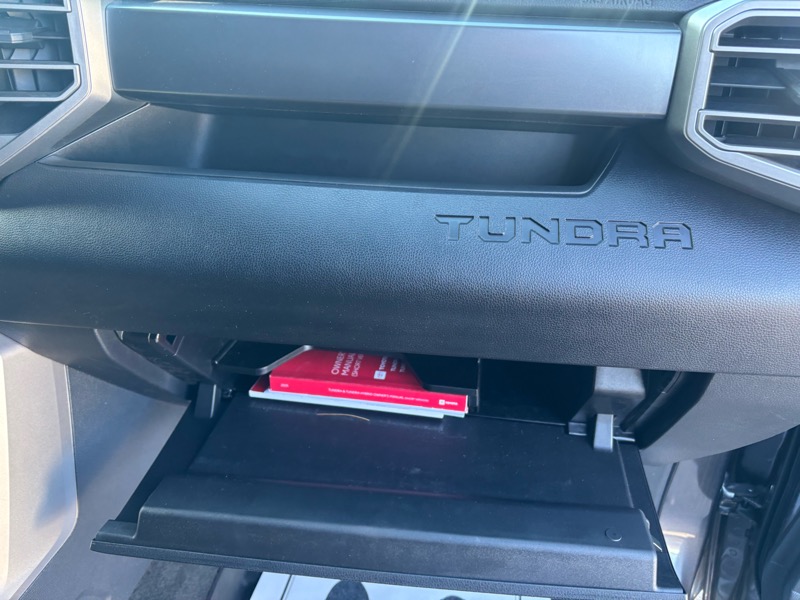 Toyota Tundra SR5 CrewMax 4WD 2025