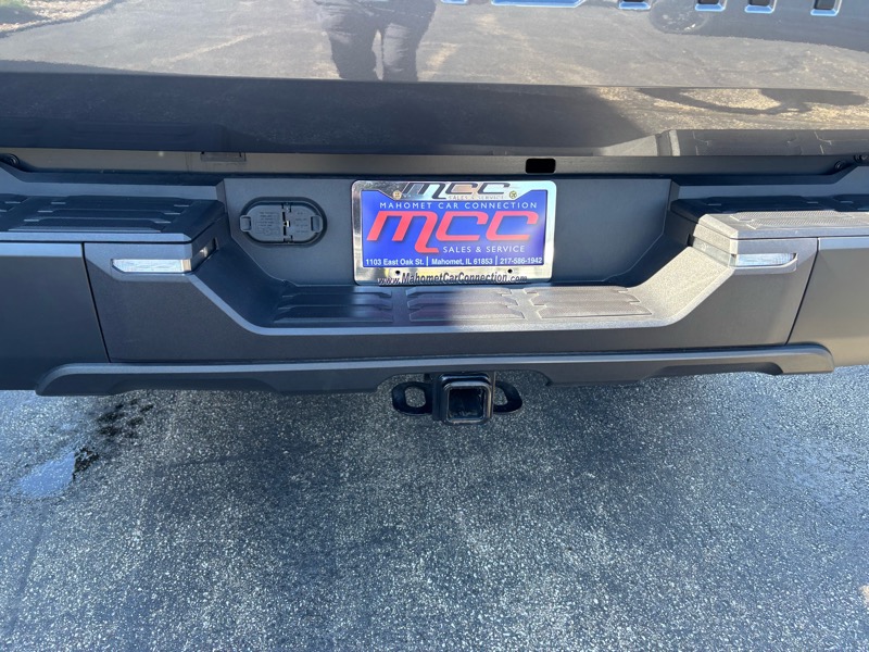 Toyota Tundra SR5 CrewMax 4WD 2025