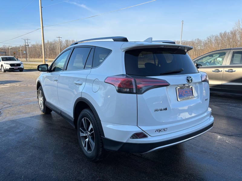 Toyota RAV4 XLE FWD 2016