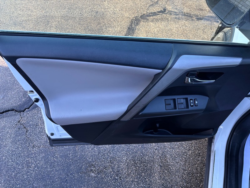 Toyota RAV4 XLE FWD 2016