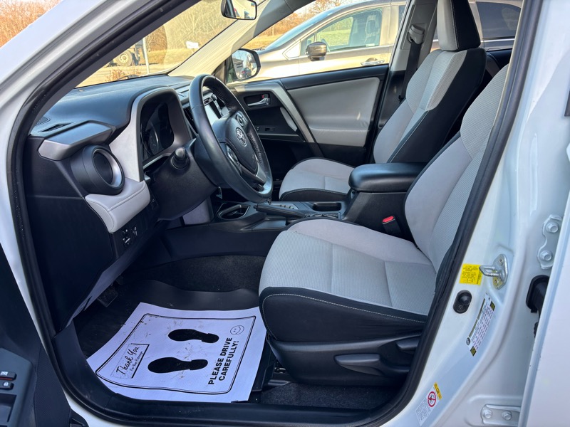 Toyota RAV4 XLE FWD 2016