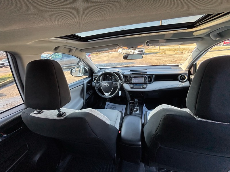 Toyota RAV4 XLE FWD 2016