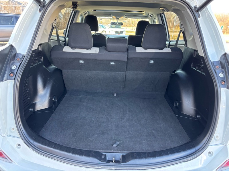 Toyota RAV4 XLE FWD 2016