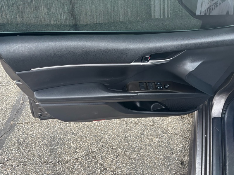 Toyota Camry SE 2021