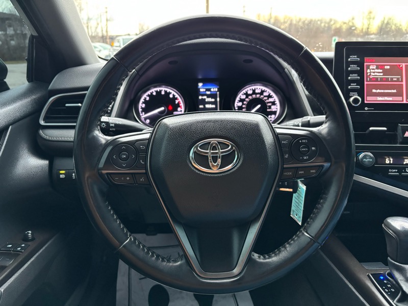 Toyota Camry SE 2021