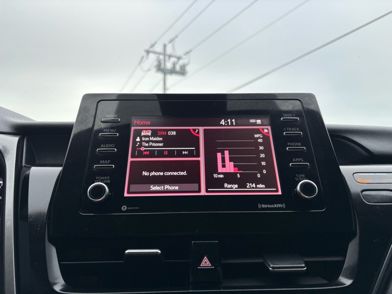 Toyota Camry SE 2021