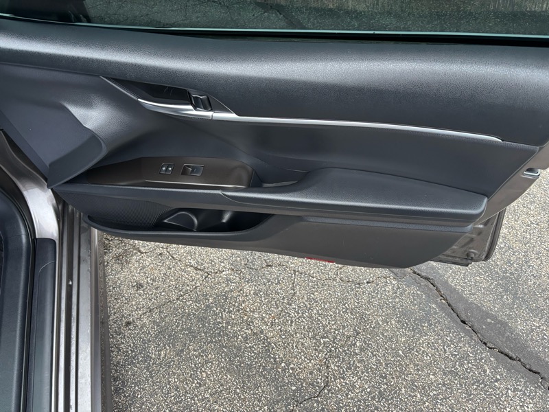 Toyota Camry SE 2021