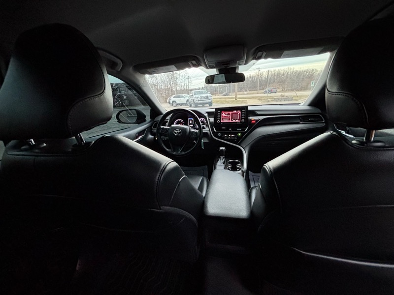 Toyota Camry SE 2021