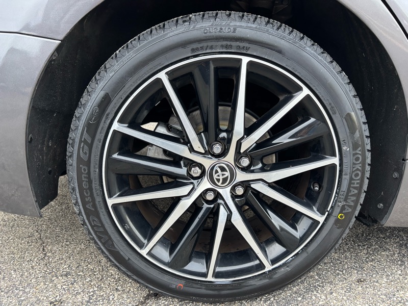 Toyota Camry SE 2021