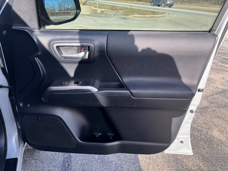 Toyota Tacoma TRD Off Road Double Cab 5' Bed V6 4x4 AT (Natl) 2019