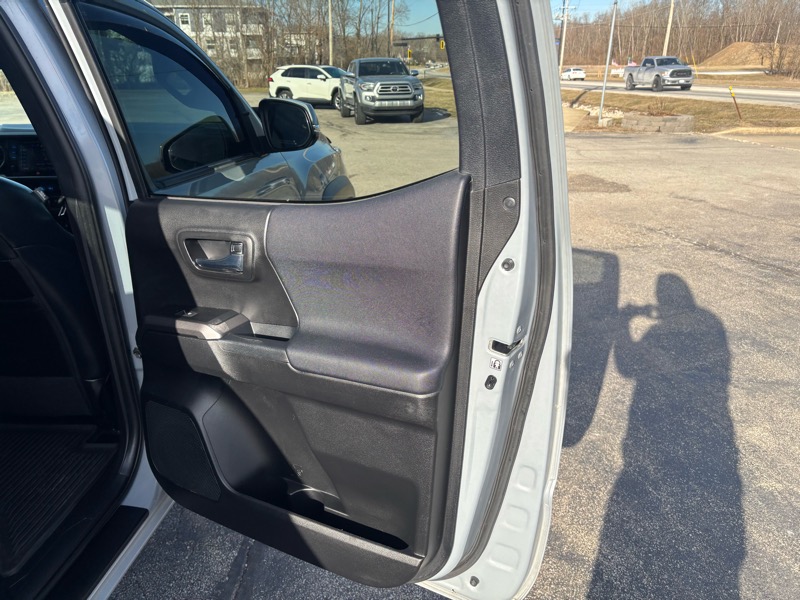 Toyota Tacoma TRD Off Road Double Cab 5' Bed V6 4x4 AT (Natl) 2019