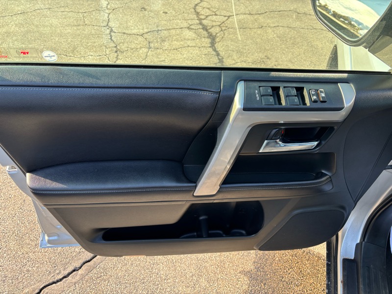 Toyota 4Runner SR5 4WD 2017