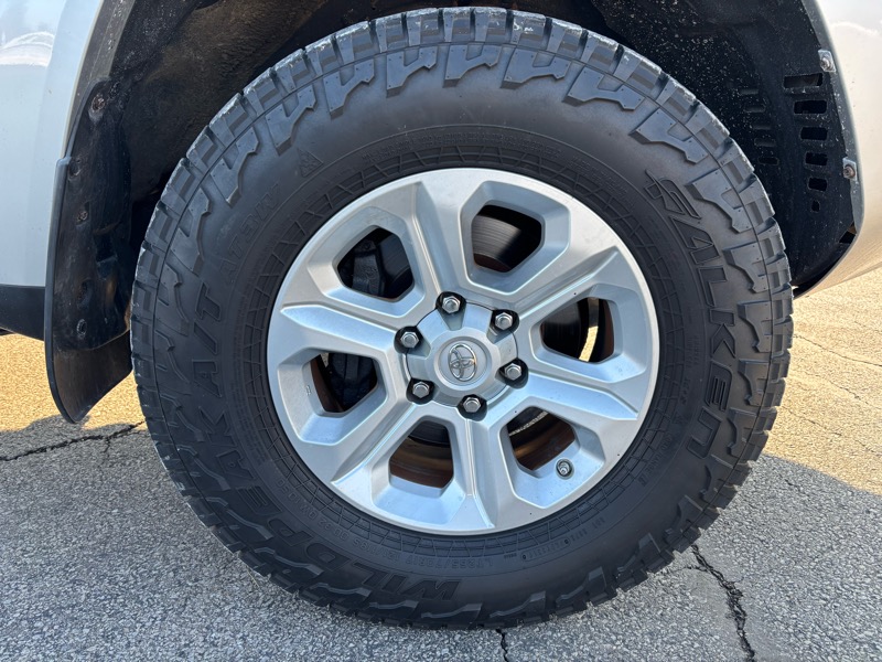 Toyota 4Runner SR5 4WD 2017