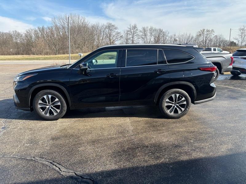Toyota Highlander Hybrid XLE 2022