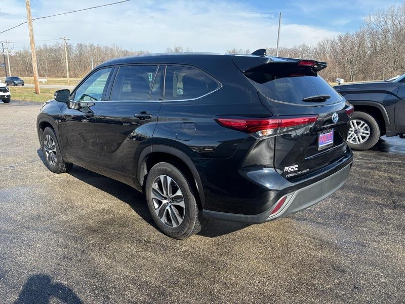 Toyota Highlander Hybrid XLE 2022