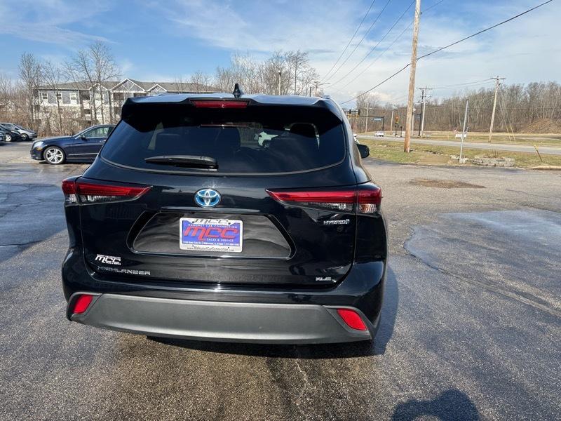 Toyota Highlander Hybrid XLE 2022