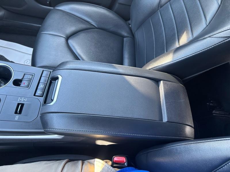 Toyota Highlander Hybrid XLE 2022