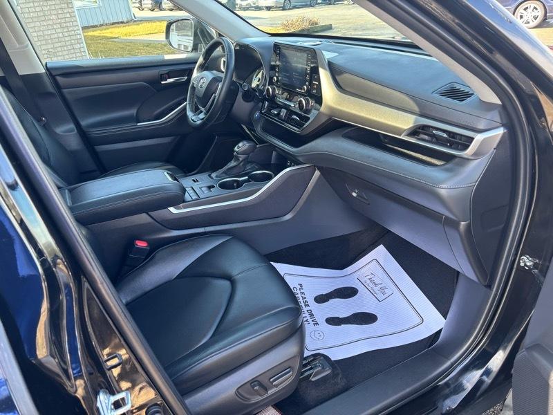 Toyota Highlander Hybrid XLE 2022