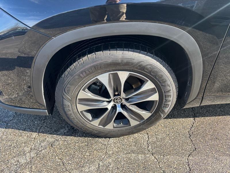 Toyota Highlander Hybrid XLE 2022