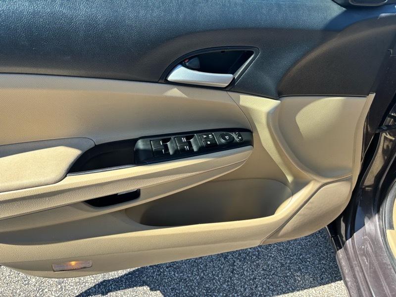 Honda Accord LX-P Sedan AT 2011