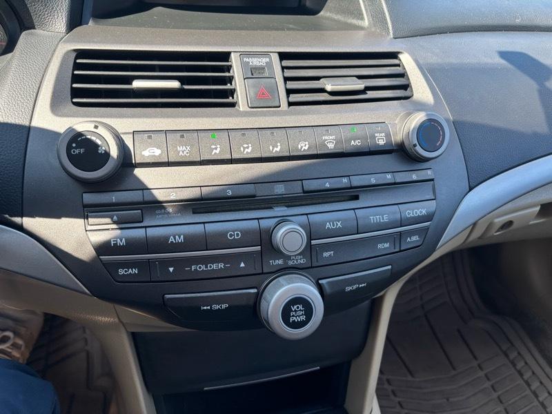 Honda Accord LX-P Sedan AT 2011