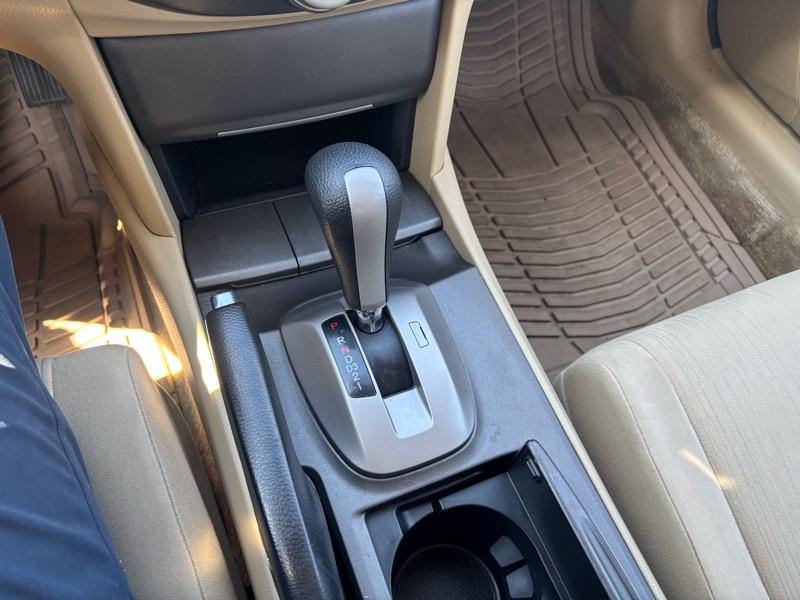 Honda Accord LX-P Sedan AT 2011