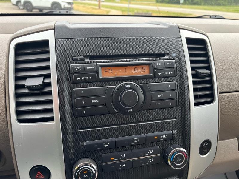 Nissan Frontier SE Crew Cab 2WD 2010