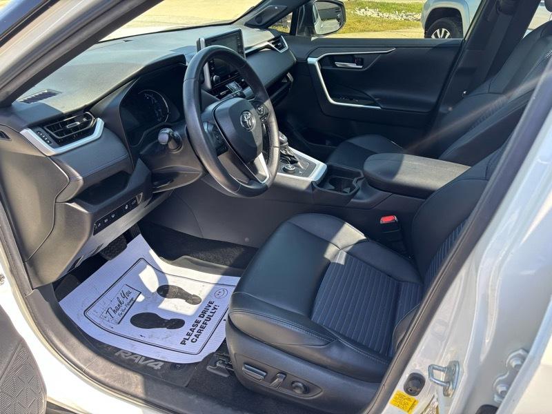 Toyota RAV4 Hybrid XSE AWD 2021