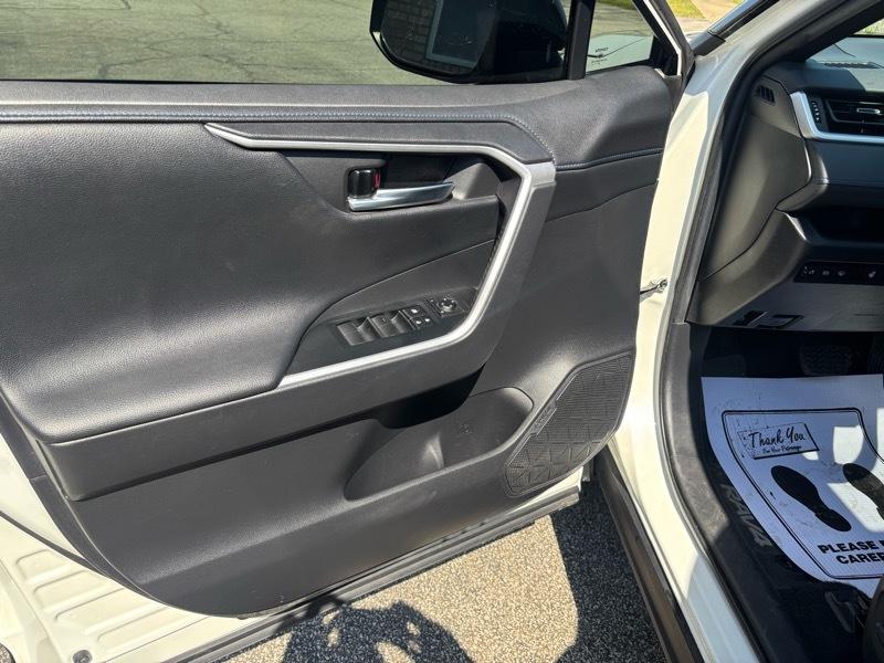 Toyota RAV4 Hybrid XSE AWD 2021