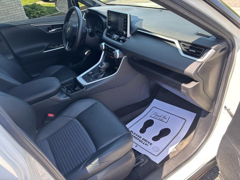 Toyota RAV4 Hybrid XSE AWD 2021