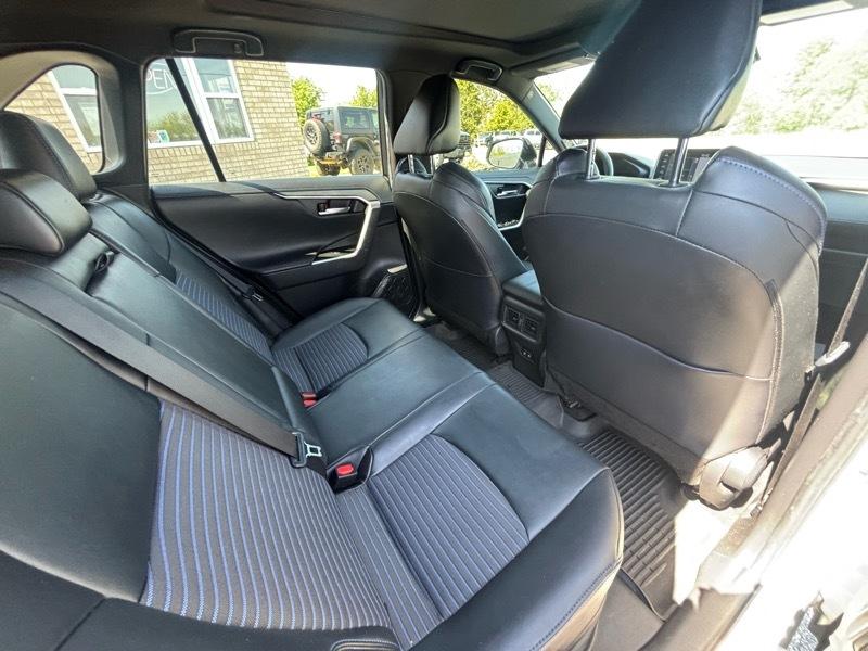 Toyota RAV4 Hybrid XSE AWD 2021