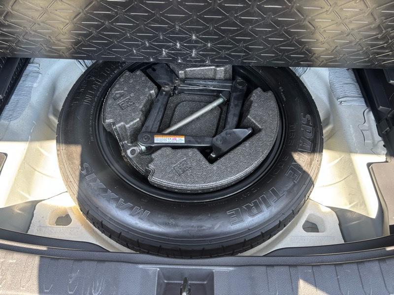 Toyota RAV4 Hybrid XSE AWD 2021