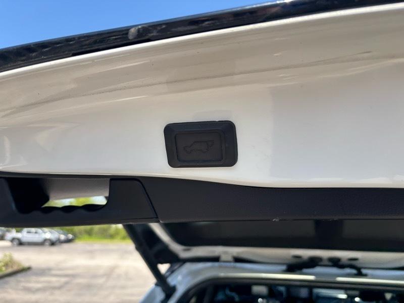 Toyota RAV4 Hybrid XSE AWD 2021