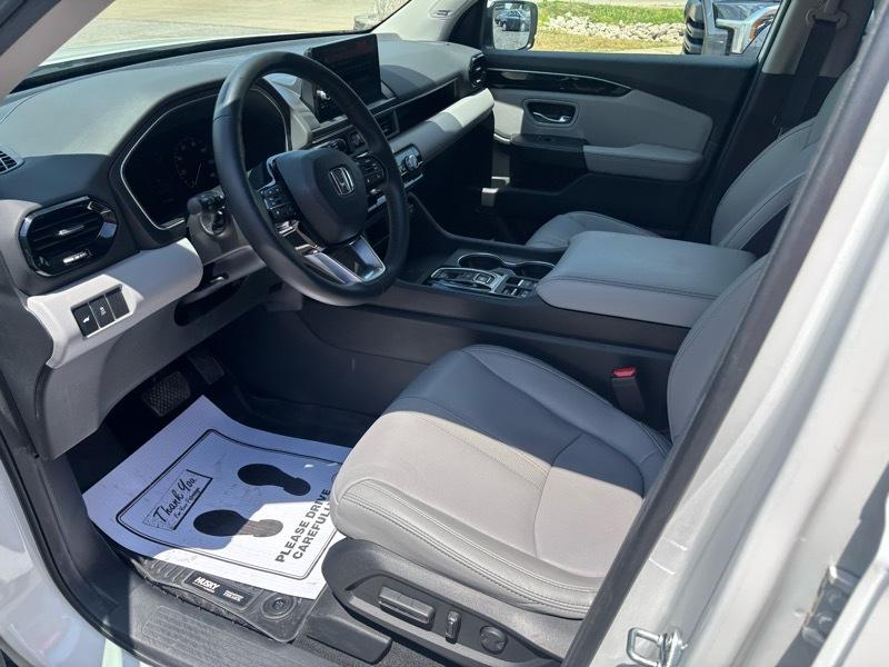 Honda Pilot Touring AWD 2025