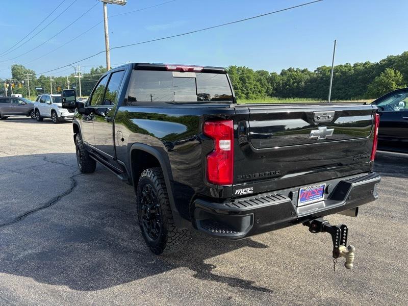 Chevrolet Silverado 2500HD High Country Crew Cab Long Box 4WD 2024