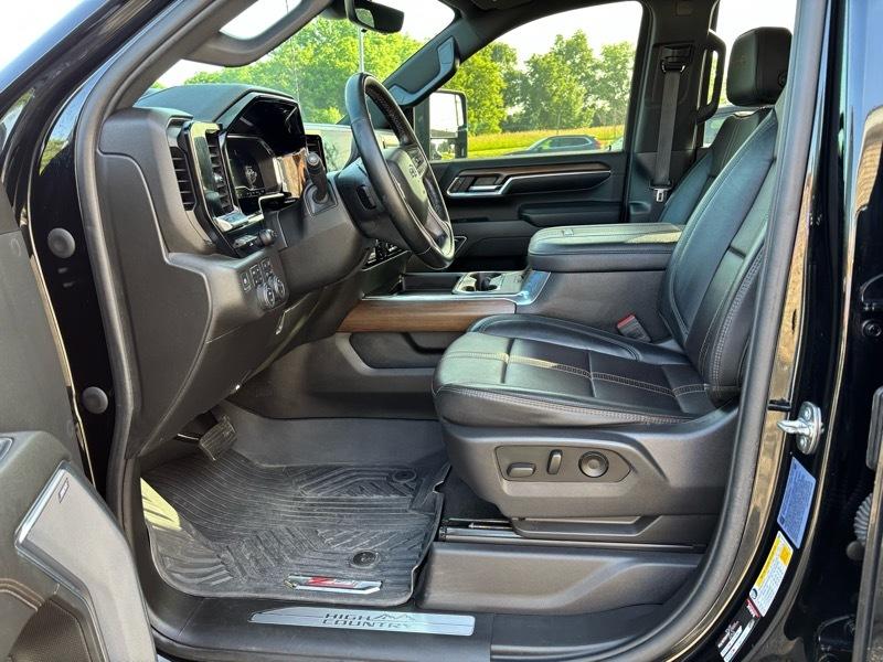 Chevrolet Silverado 2500HD High Country Crew Cab Long Box 4WD 2024