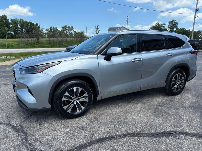 Toyota Highlander XLE FWD V6 2021