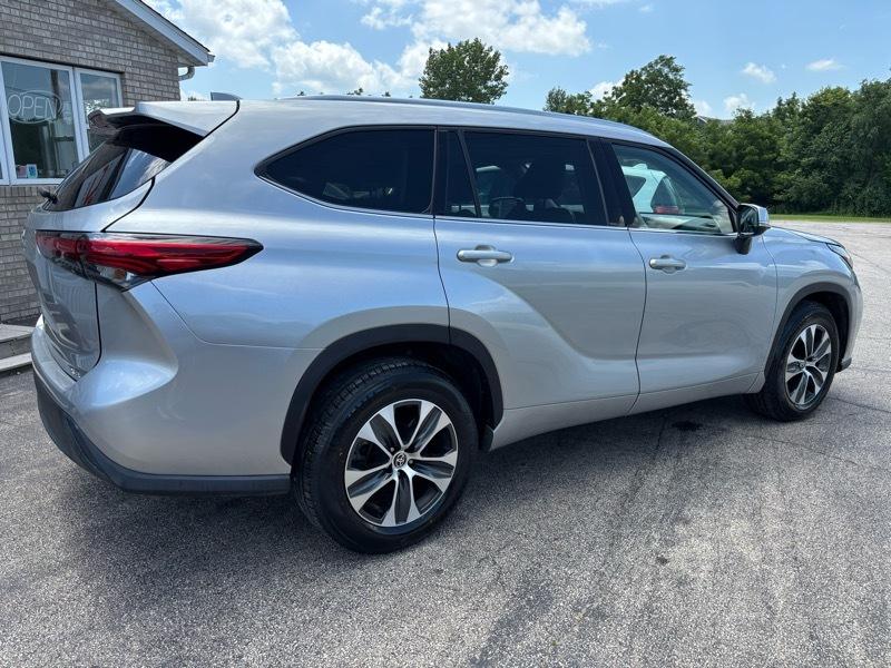 Toyota Highlander XLE FWD V6 2021