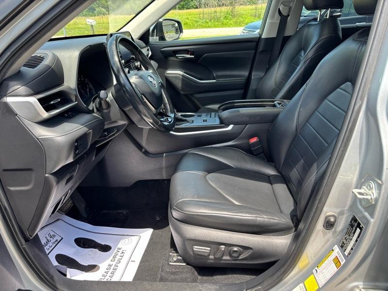Toyota Highlander XLE FWD V6 2021